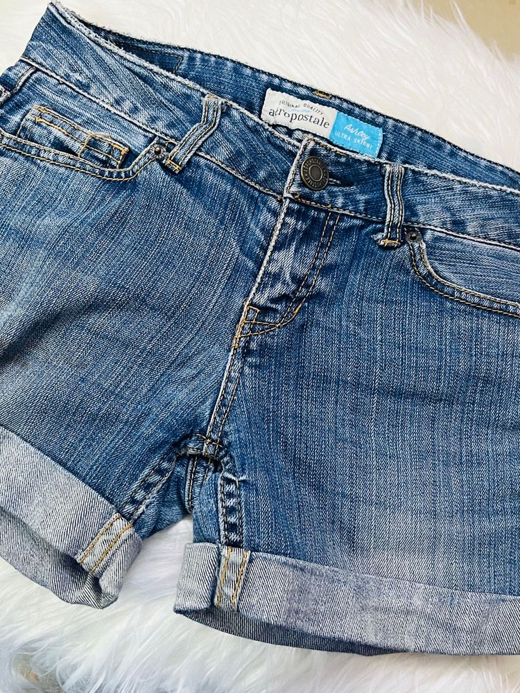 DENIM SHORTS🍂PRICE DROP🚨🔔