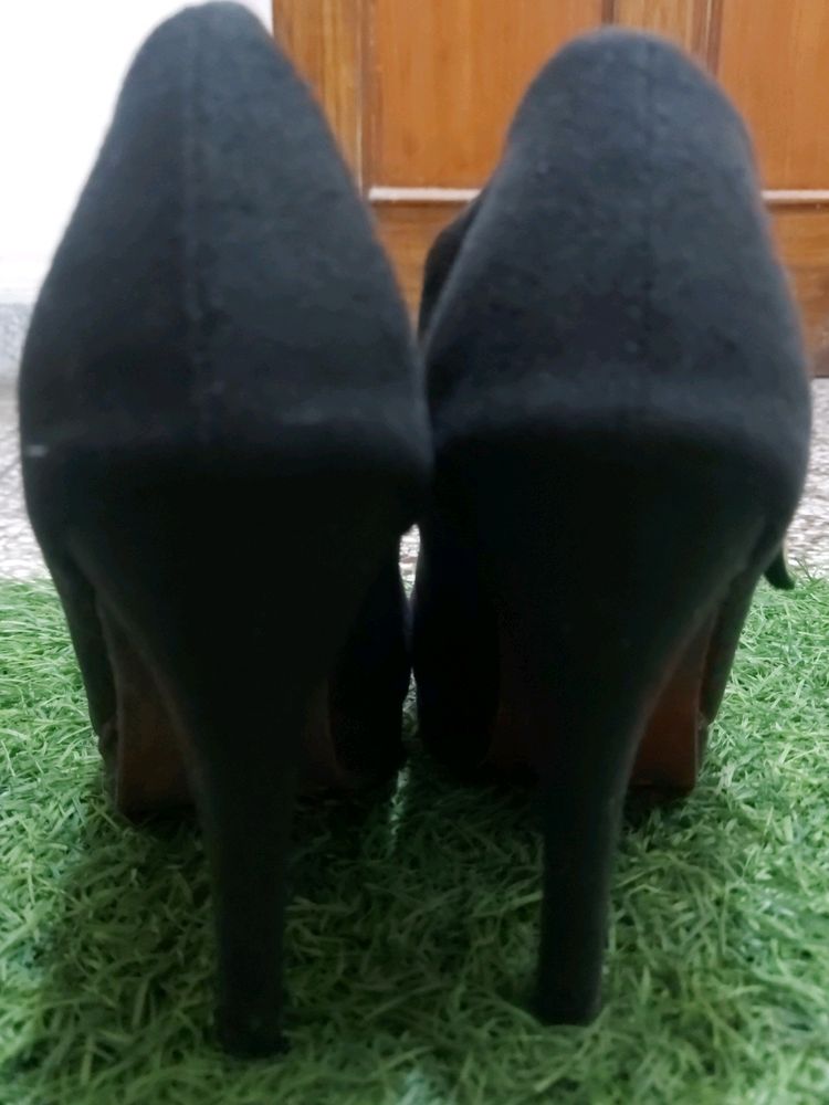 A Stelatoes Footwear (Size 39)