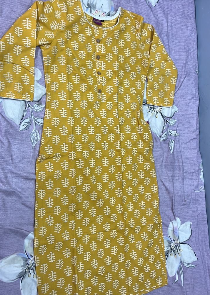 Kurta Set - GoSriki from Myntra