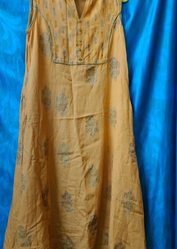 Floral Printed Sleeveless Kurta