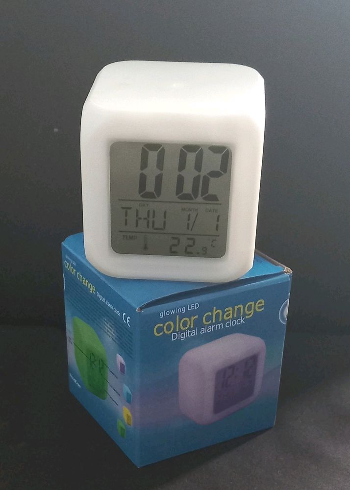 COLOR CHANGE DIGITAL ALARM CLOCK