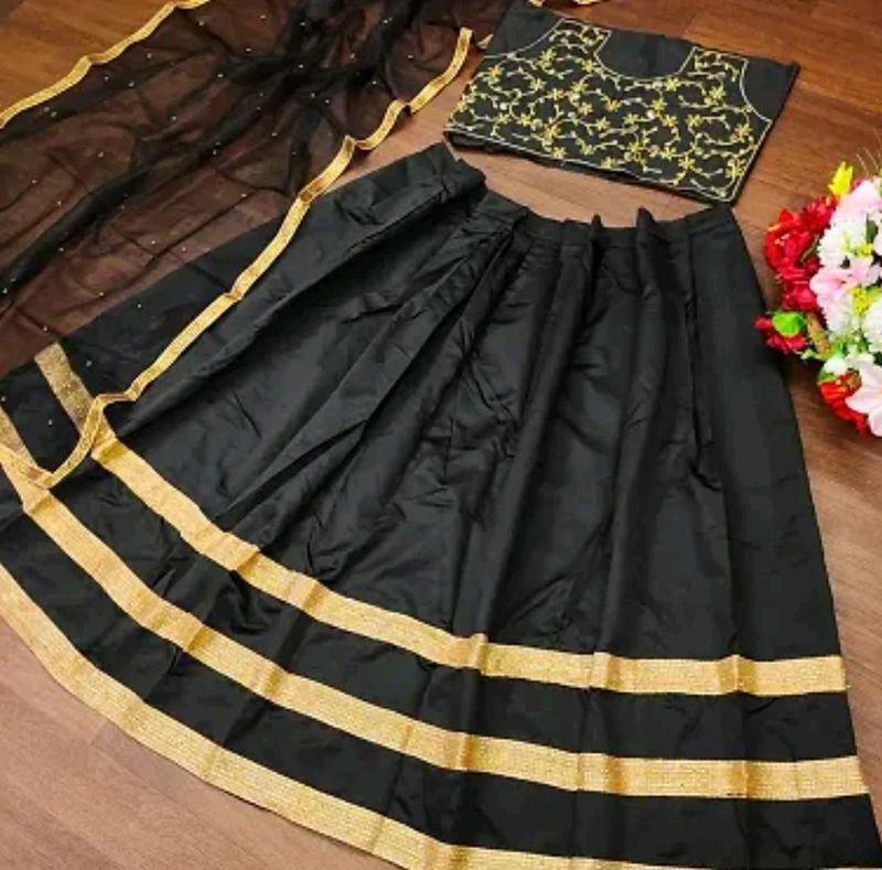 Black 🖤 Semi Stitched Lehenga