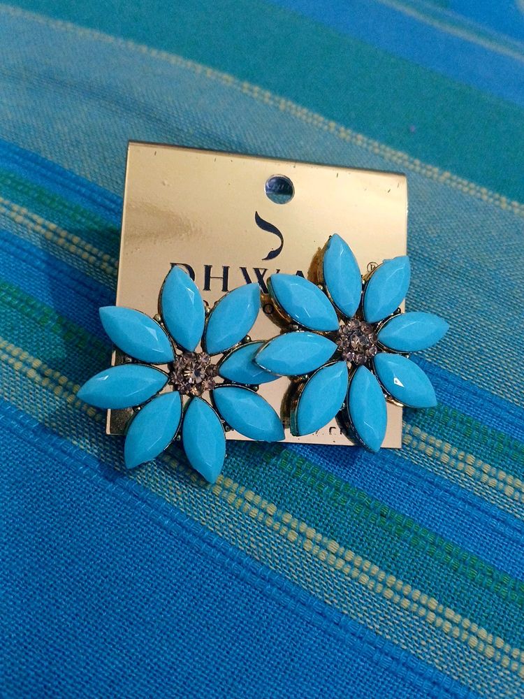 Short Earings With Blue Colour  💙