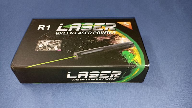 Powerful Green Laser Pointer R1