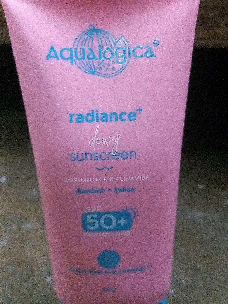 Aqualogica Radiance + Dewy Sunscreen