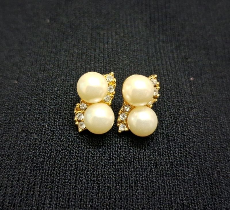 Pearl And Stones Golden Studs✨️