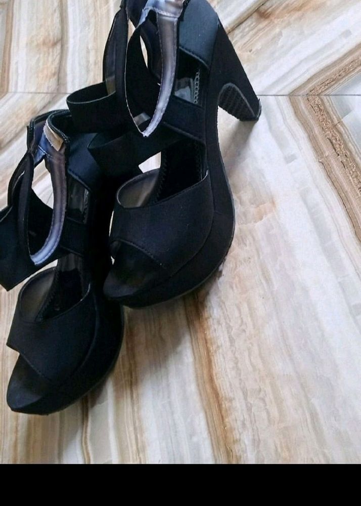 Black Heel With Zip