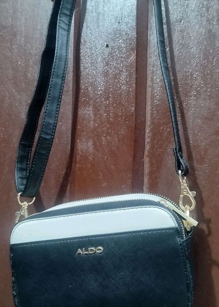 Aldo Black Nd White Sling Bag