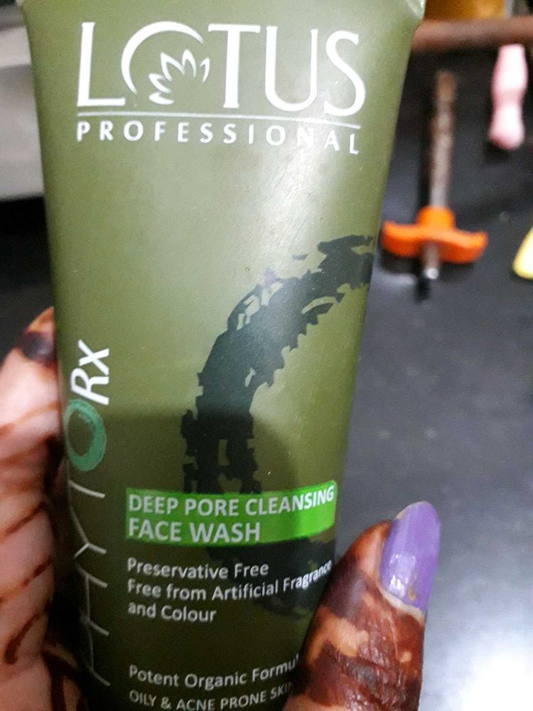 Lotus Professional Deep Pore Cleaning Face Wash