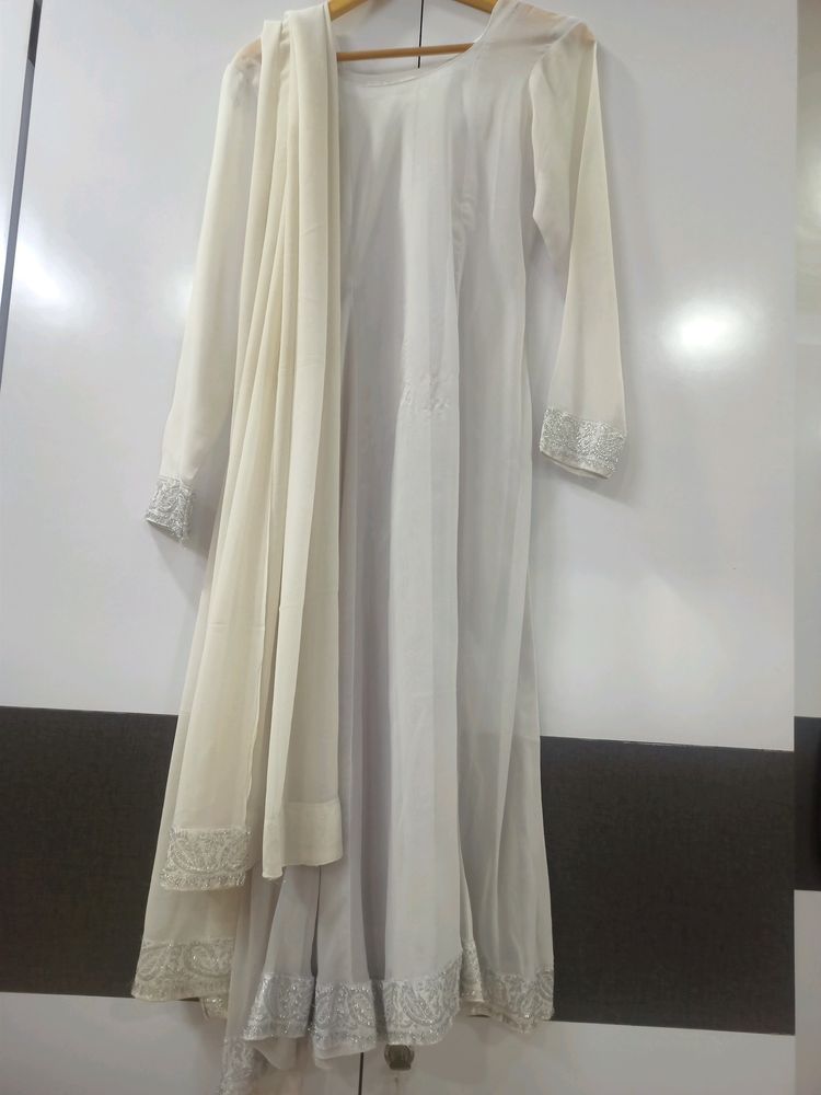 White Kurta With Dupatta