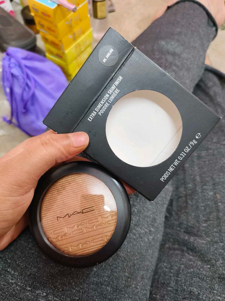 M.A.C Highlighter In Shade Oh, Darling