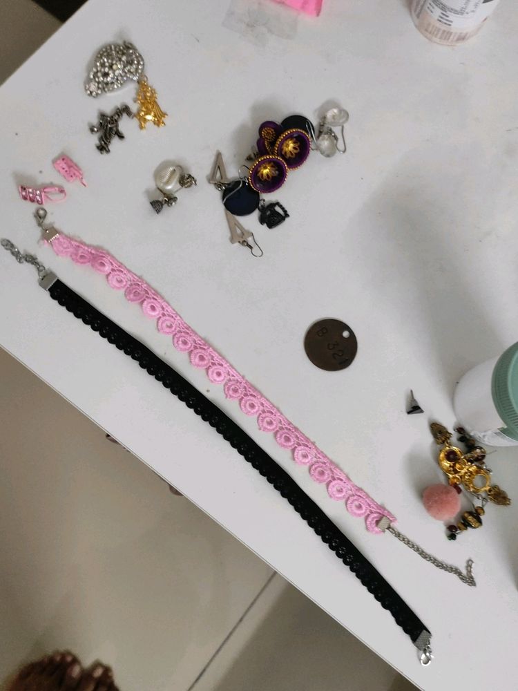 Chokers Trendy Unused Pink And Black From Qatar