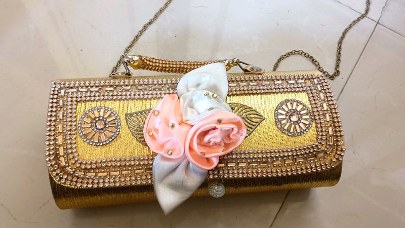 Ethnic Sling bag 👜 price dropped 💖 No More Negot