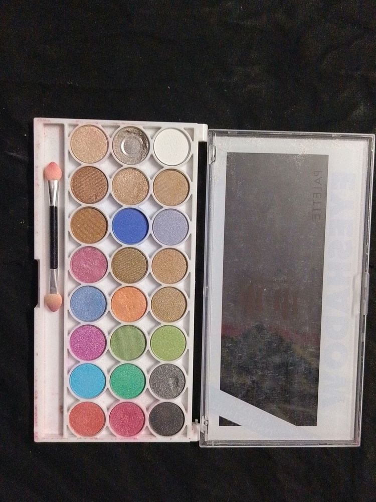 24 Colour Eyeshadow For Womens