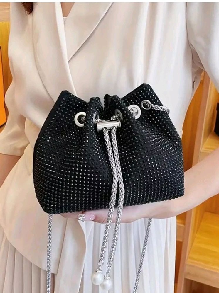 New Stylish Trendy Prettty Slingbag Black