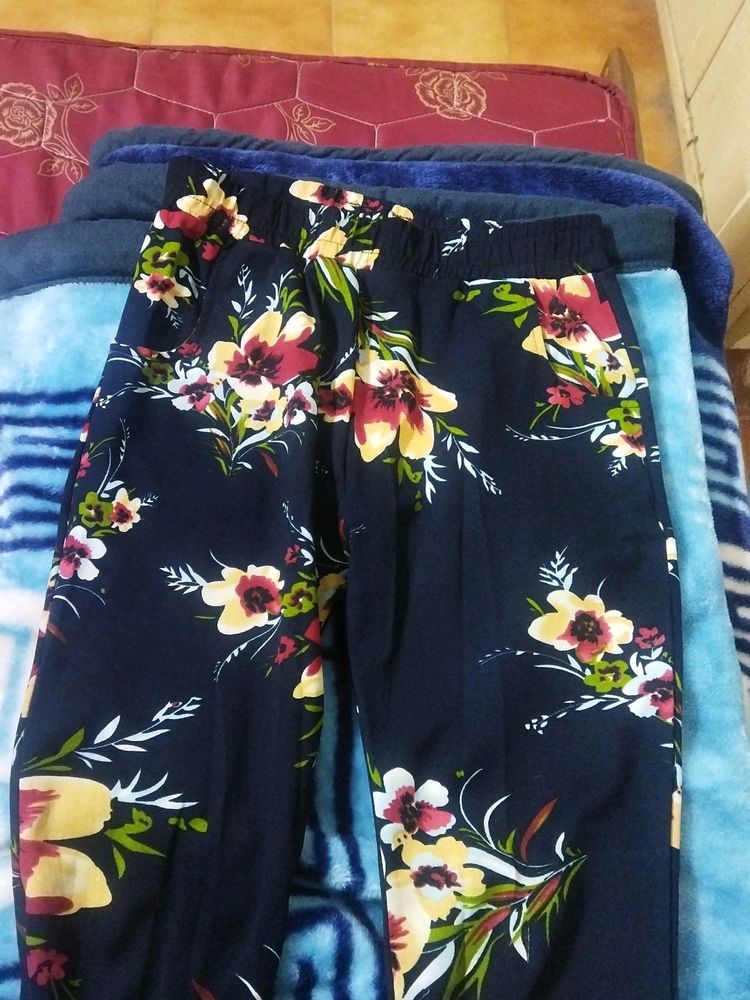 It's a Printed New Navy Coloured Jegging