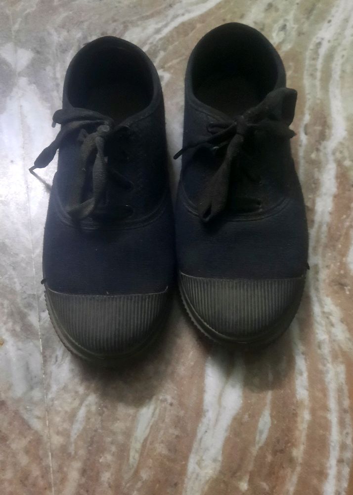 School Black Shoes