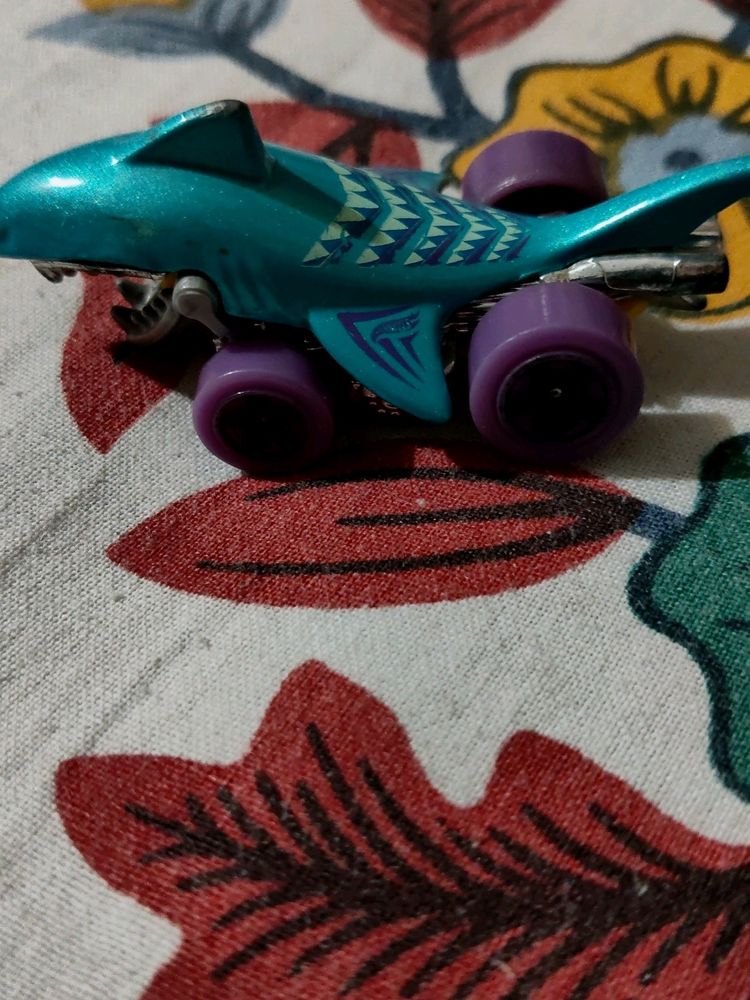 Hot Wheels Shark Bite