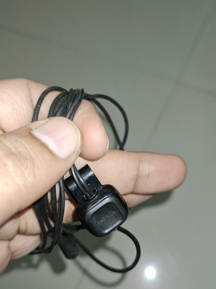 Nokia 2.5mm Earphone Like New Condition