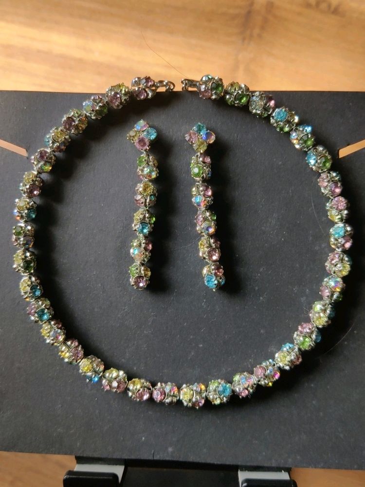 Multi Colour Round Necklace And Beautiful Earing