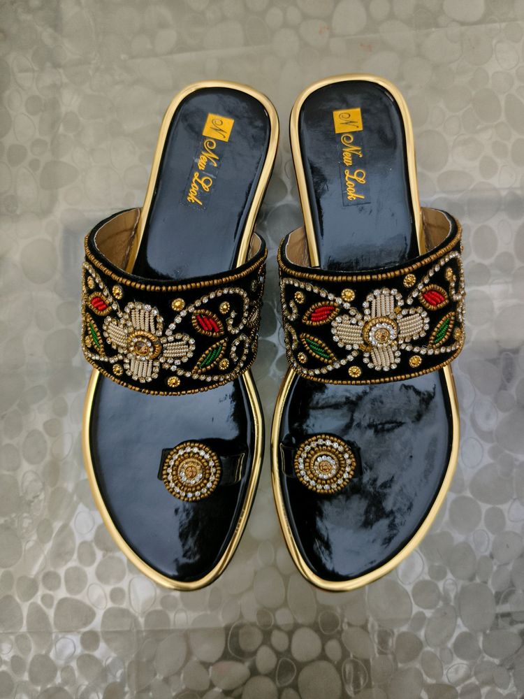 All Sizes Beautiful Embroidered Flats On Sale🎉🎉