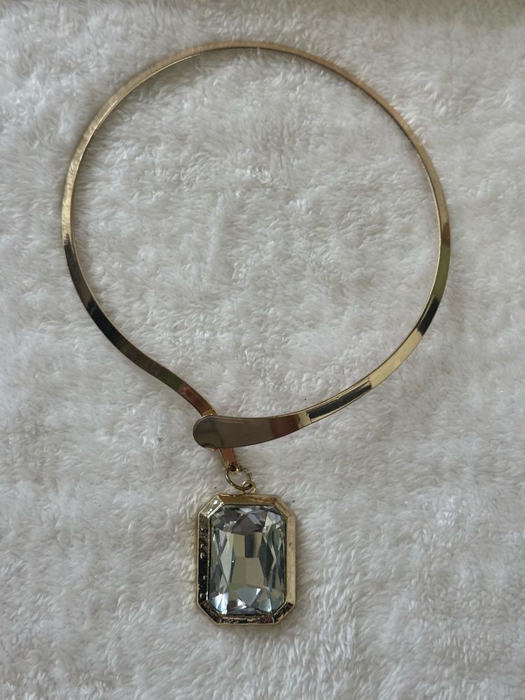 Golden Choker With Big Diamond