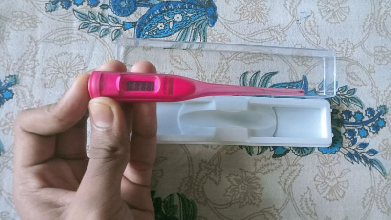 Digital Thermometer With Transparent Body