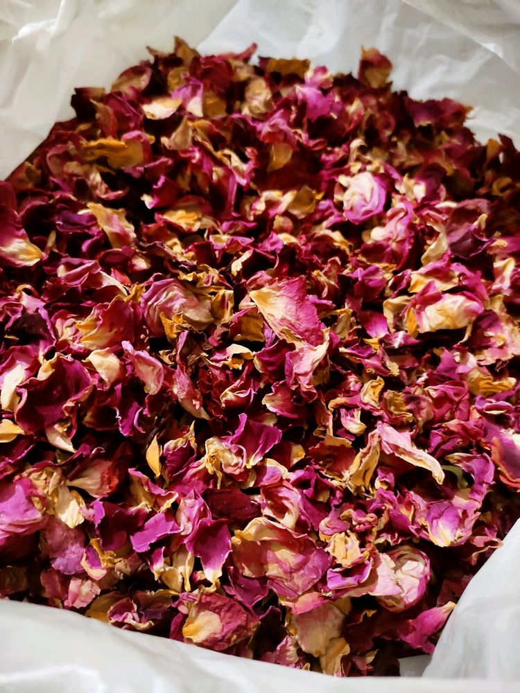 DRIED ROSE PETALS