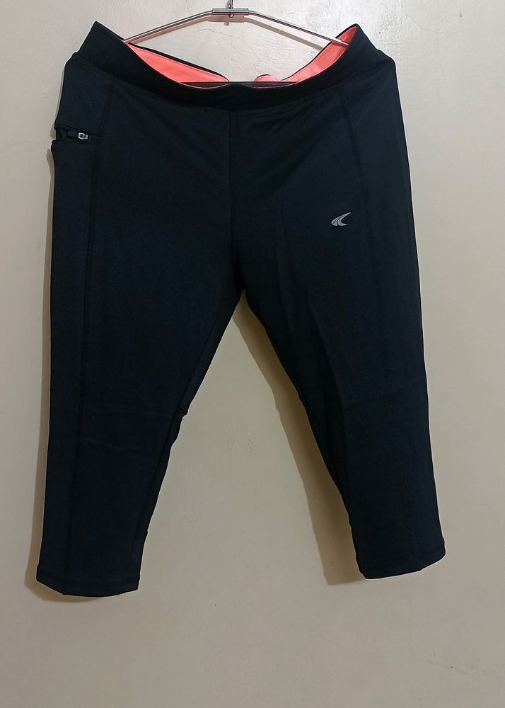 Performax 3/4th Yoga Pant With Side Pocket