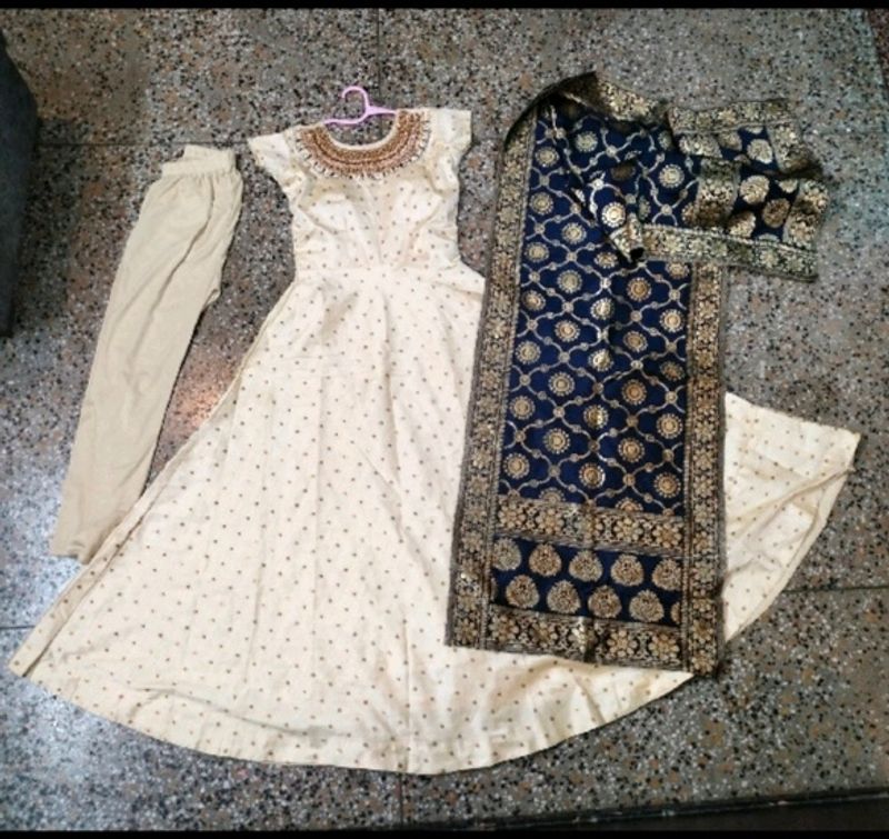 Banarasi Ethnic Wear Gown With Duppatta And Leggings