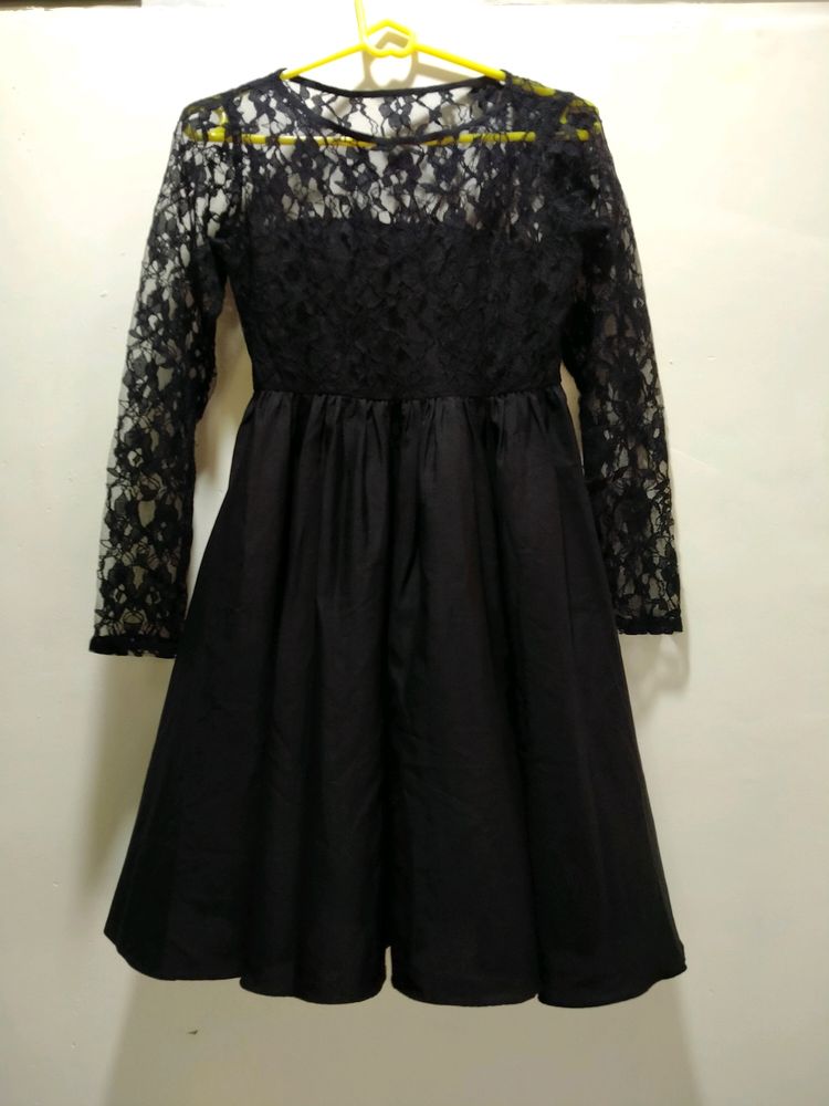 Black Lace Dress. Small Size. Like New