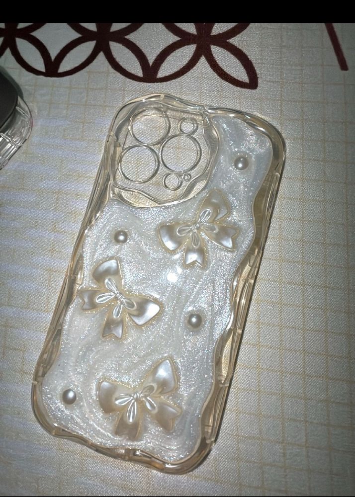 White Iphone 13pro Cover