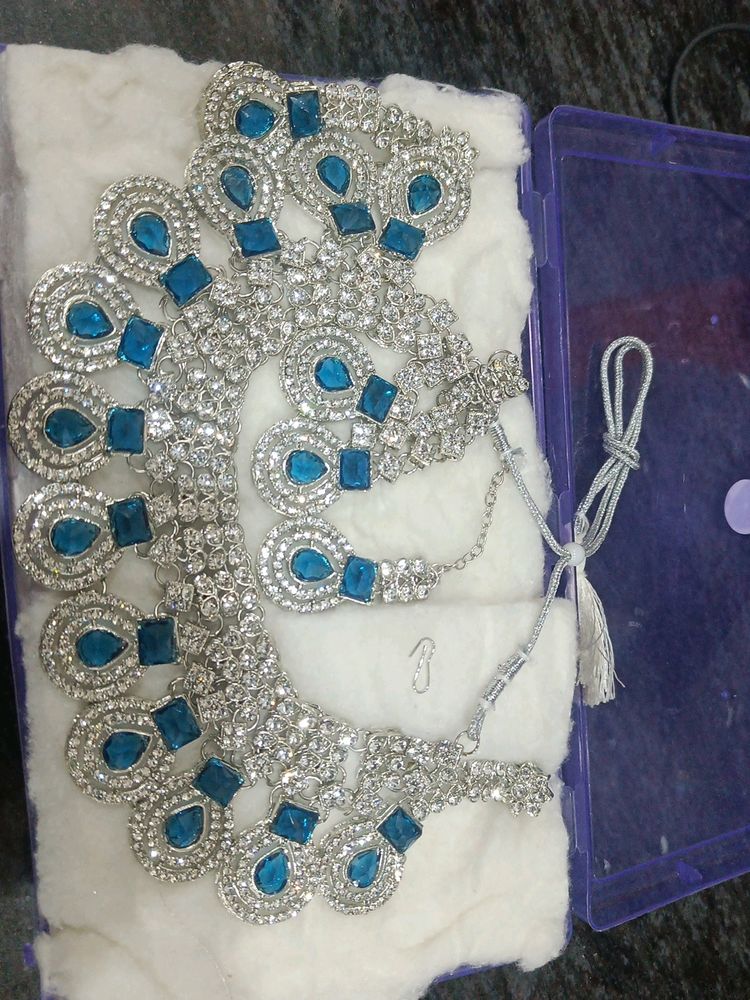 Complete And Beautiful Jewellery Set