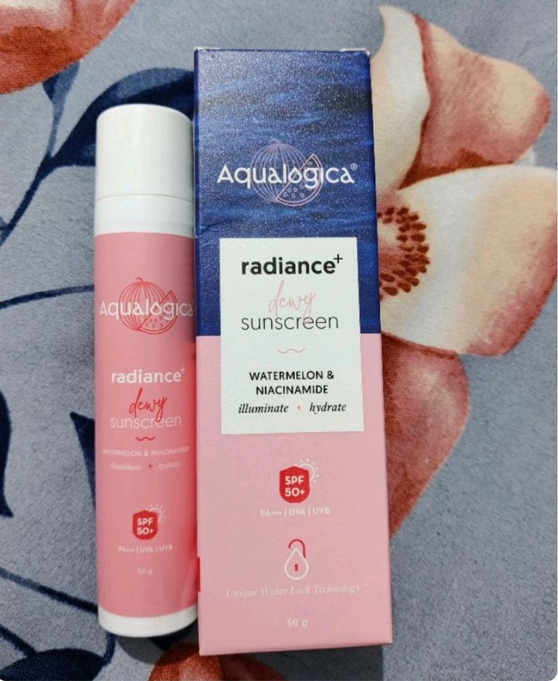 Aqualogica Radiance + Dewy Sunscreen