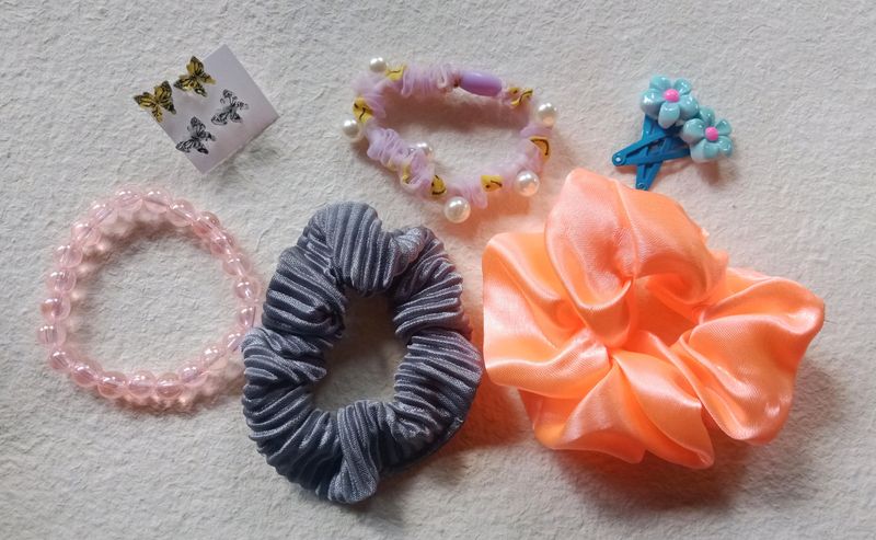 Combo Bracelets+ Earrings+ Hairclips💕