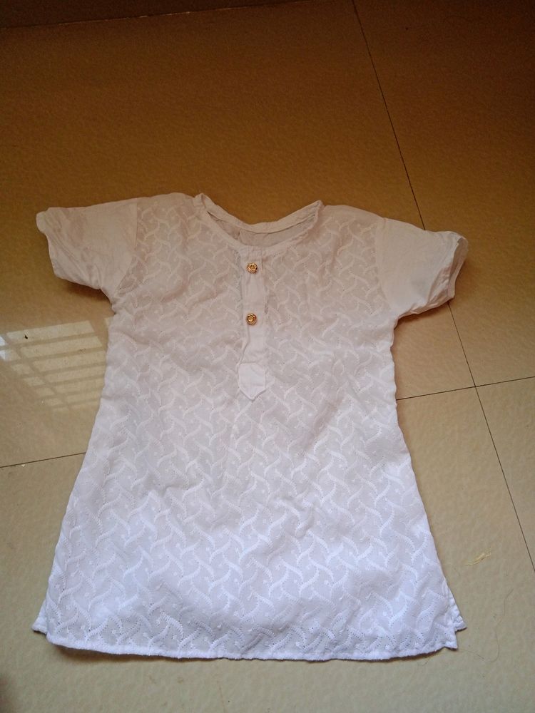 Girls Chikenkari Kurti