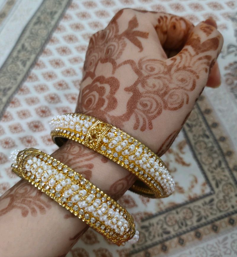 Stylish Golden And White Bangles