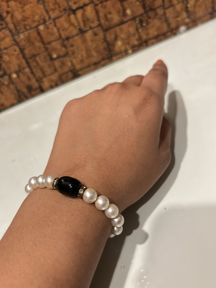 Black White Pearl Bracelet