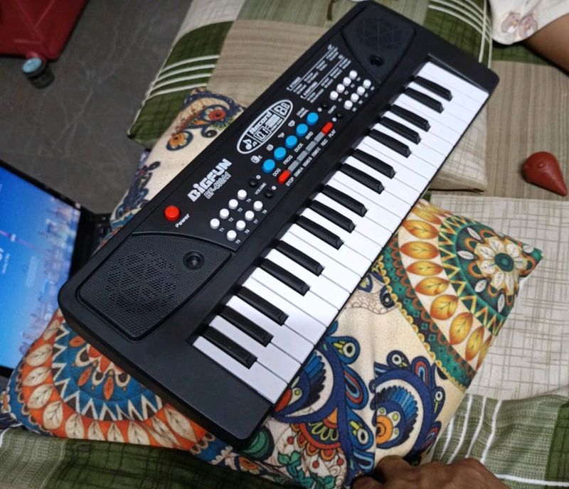 Gooyo Piano With Microphone