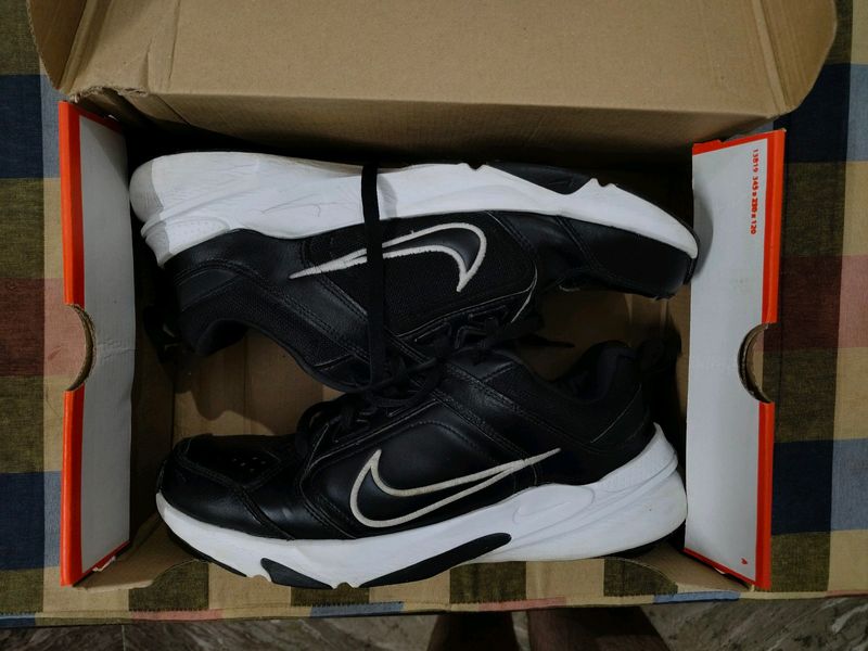 Nike Original Leather Sneakers For Sale Free Gym