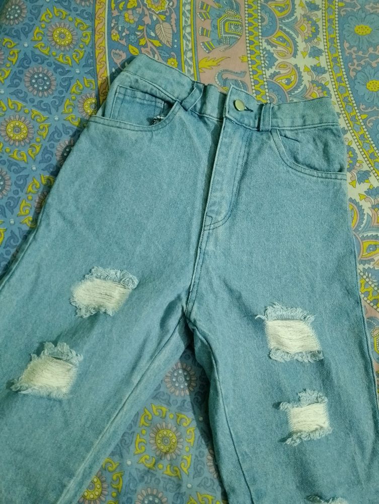 Ripped Denim New Jeans