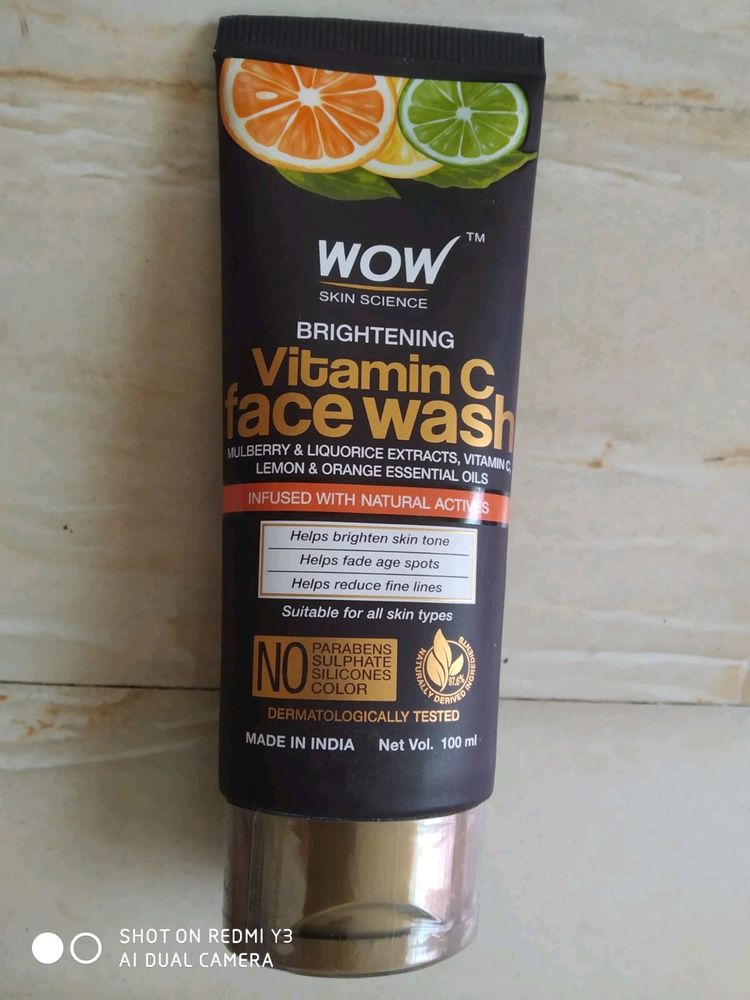 Wow Vit C Face Wash