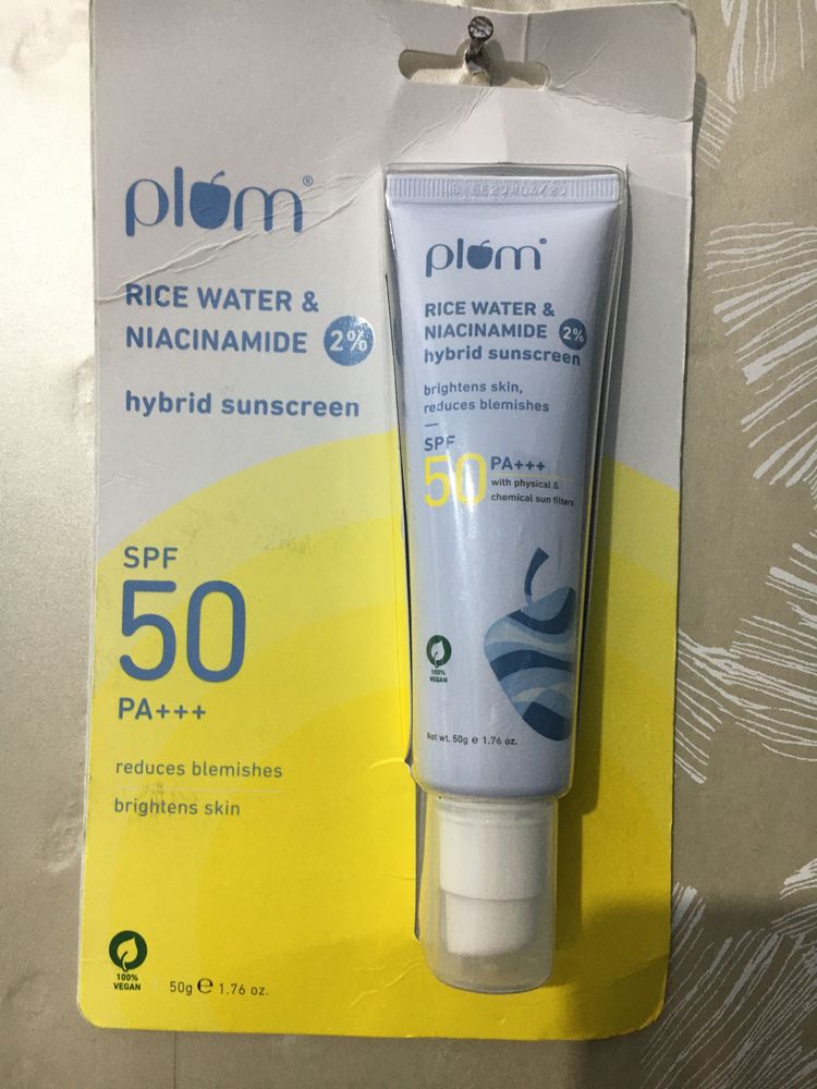 Plum Sunscreen Containing Rice Water N Niacinamide