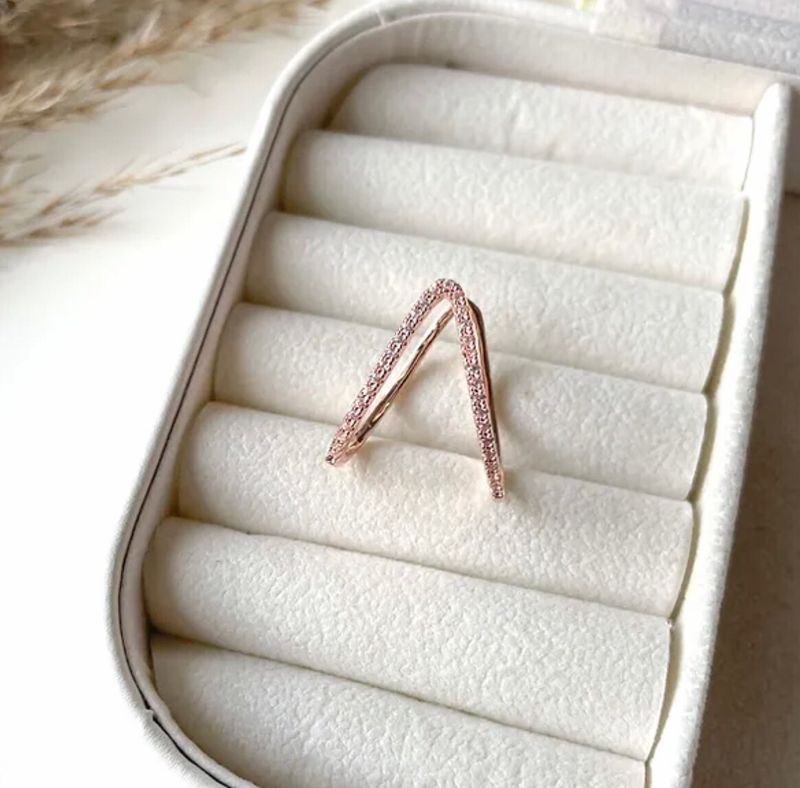 Rose gold V Ring