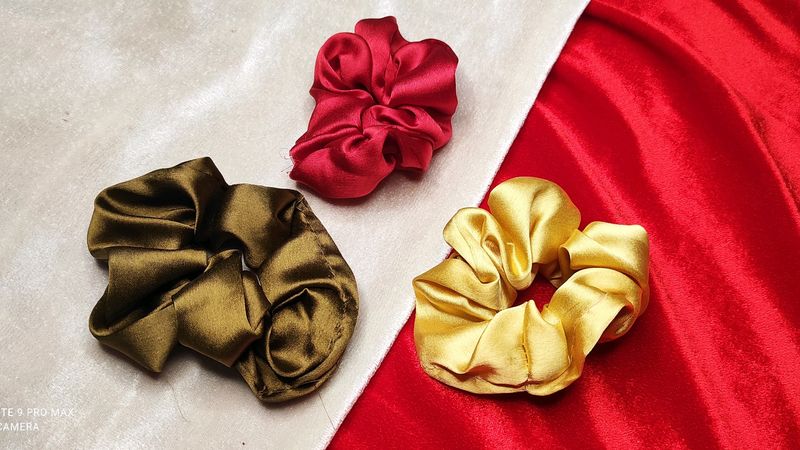 Beautiful Shinning Scrunchies Pack Of 20 Pieces ❤