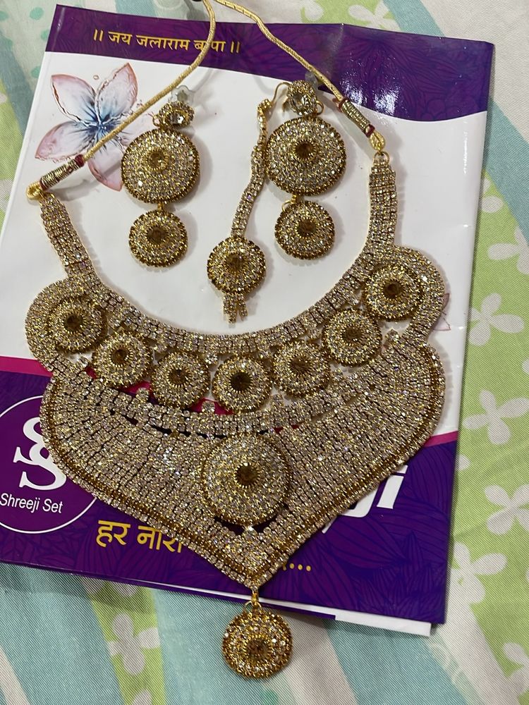 Necklace Set With Earrings And Maangtika
