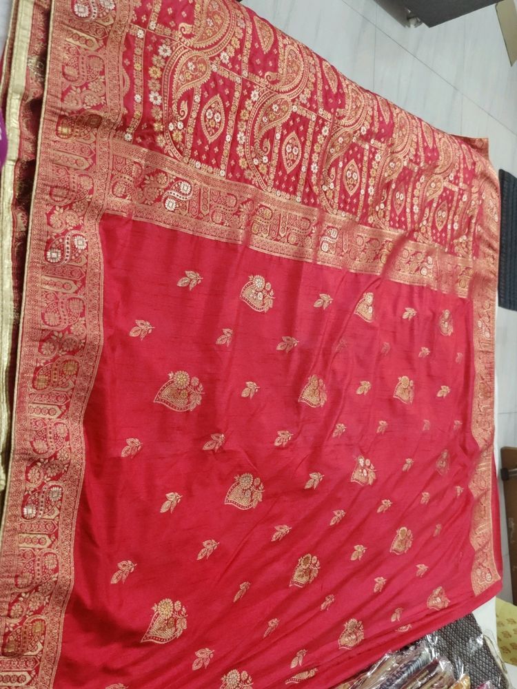 Silk Saree With Beautiful Aanchal