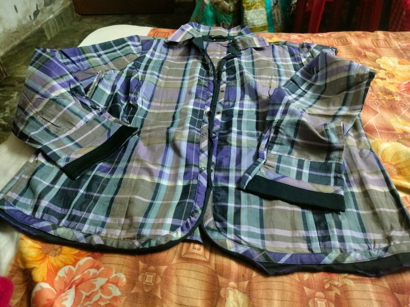 2Home Used Full shirt L Size.