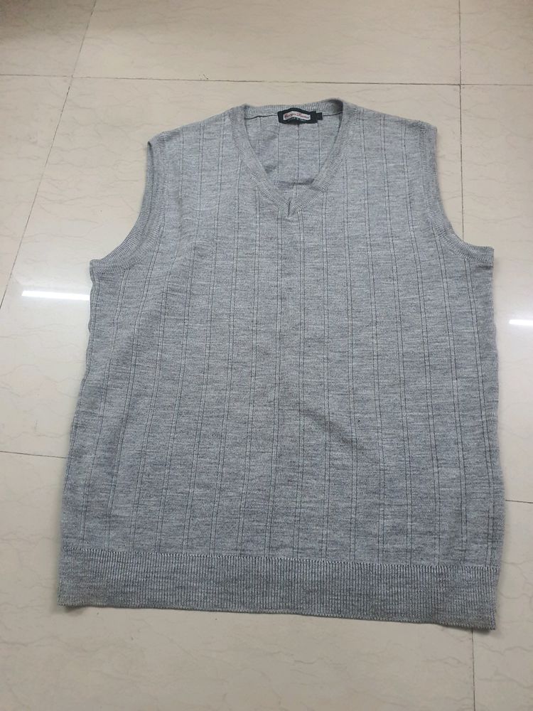 MENS SWEATER ,LARGE SIZE ,light Grey Colour