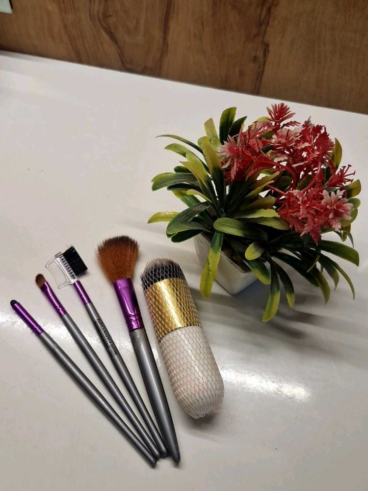 Makeup Brush